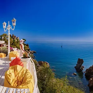 Kalura Hotel